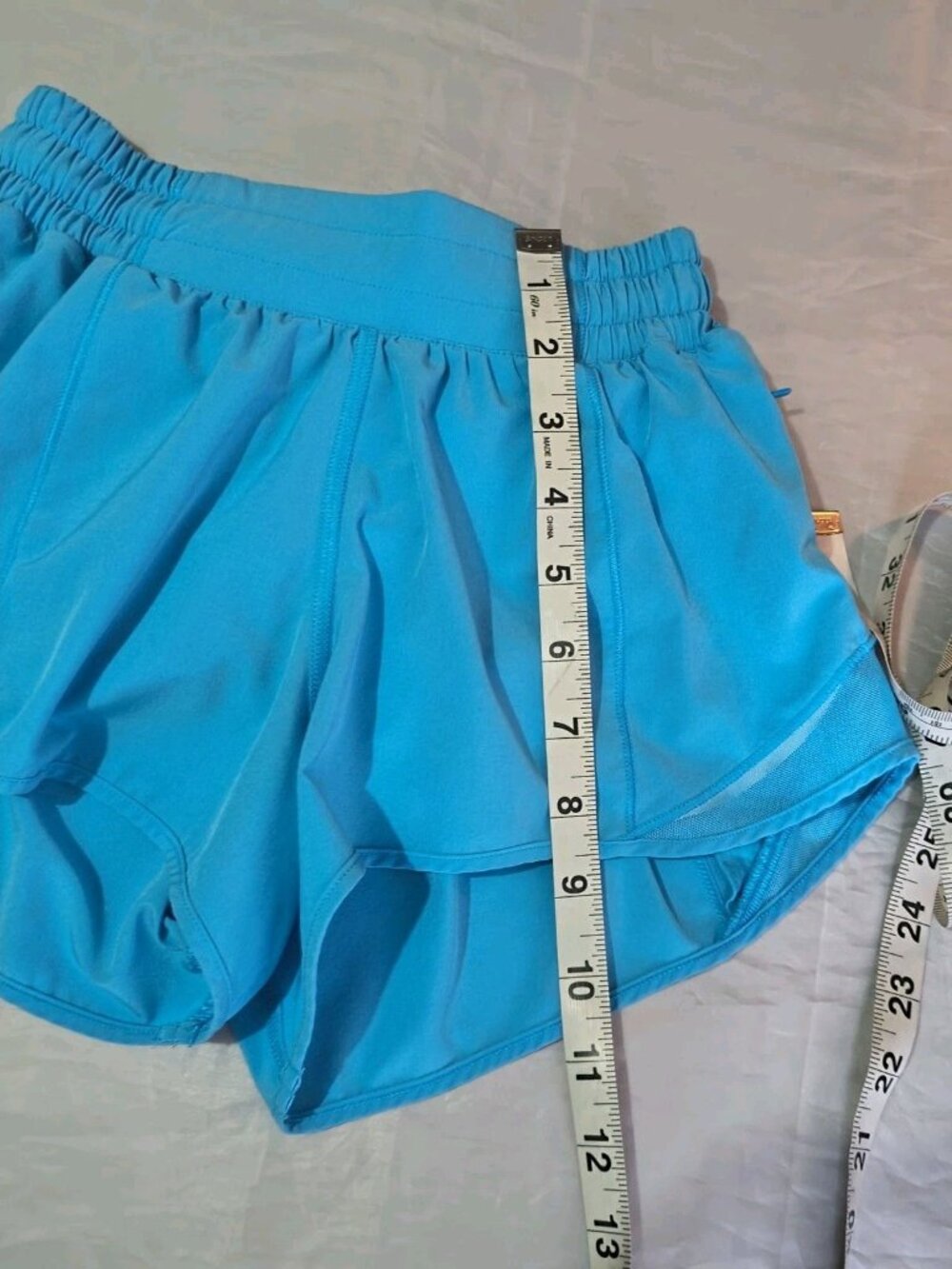 Lululemon SIZE 2 Hotty Hot LR low rise 2.5” athletic shorts in blue - Picture 10 of 13